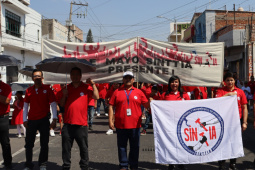 SINTTIA members and leadership at a May 1 rally
